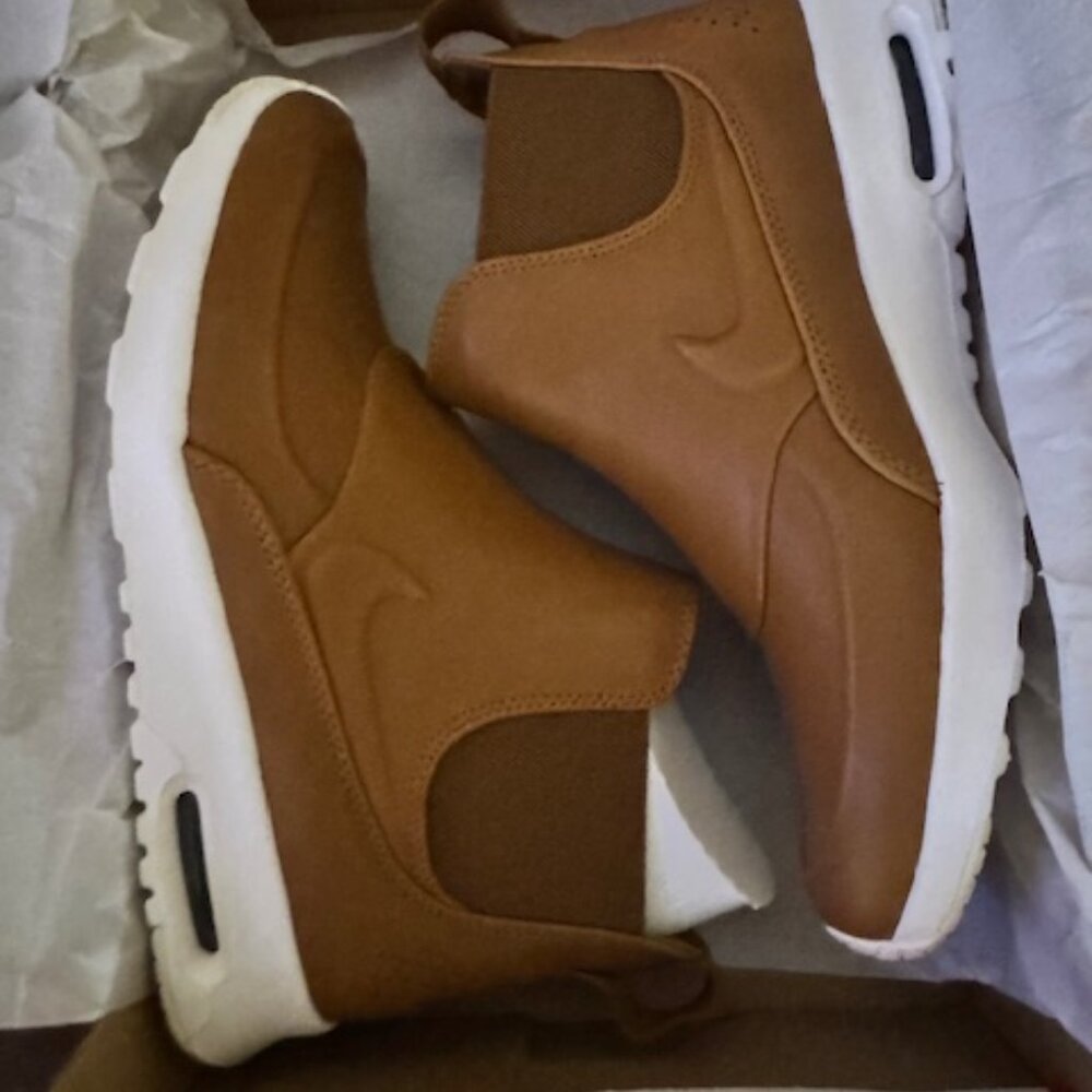 Nike Air Max Thea Mid Women's Shoe - Size 8